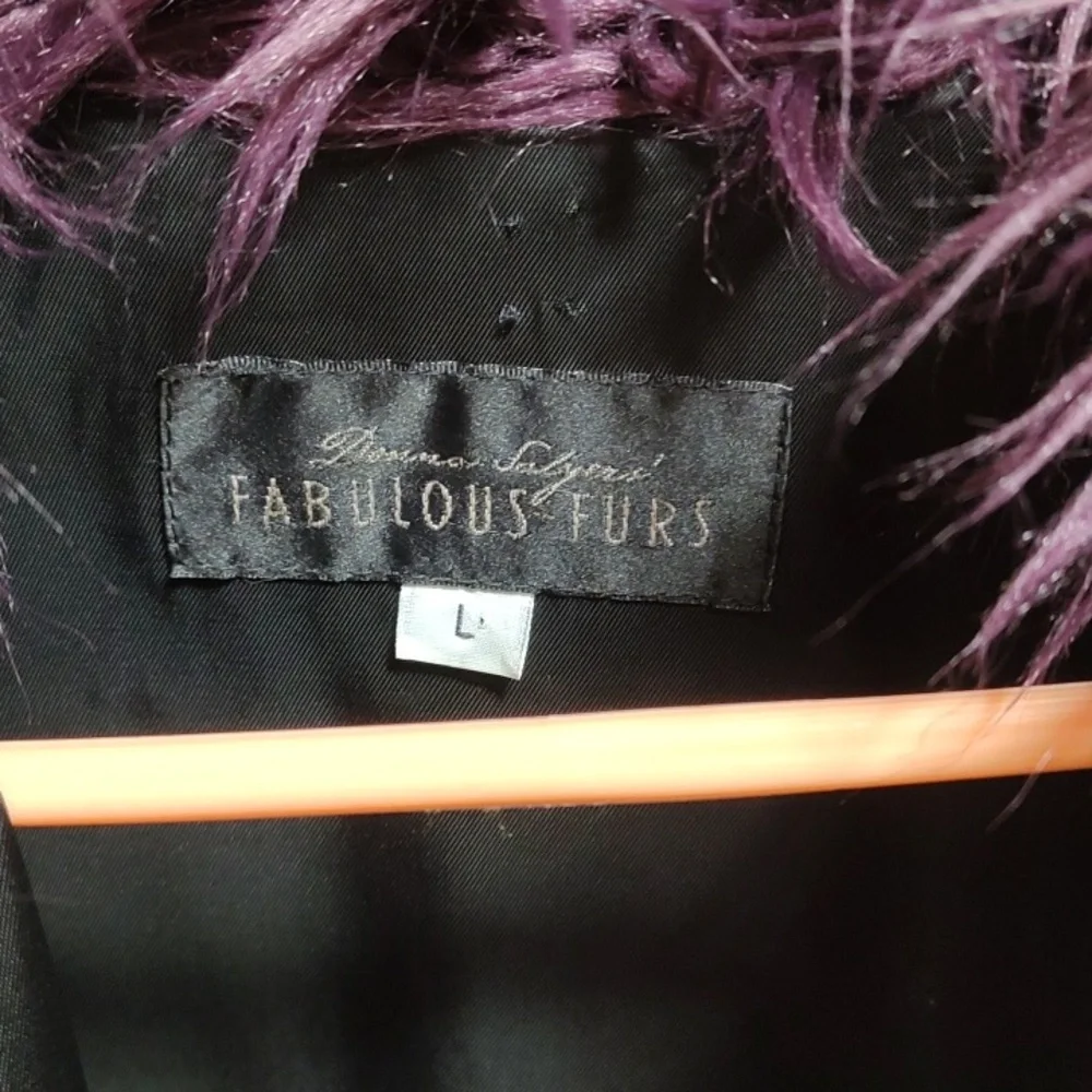 Donna Salyers' Fabulous Furs - Picture 2 of 10